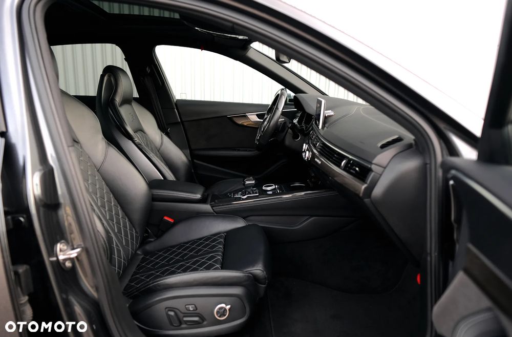 Audi S4 Limousine - 30