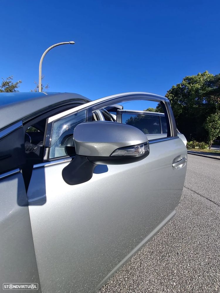 Toyota Avensis SW - 11