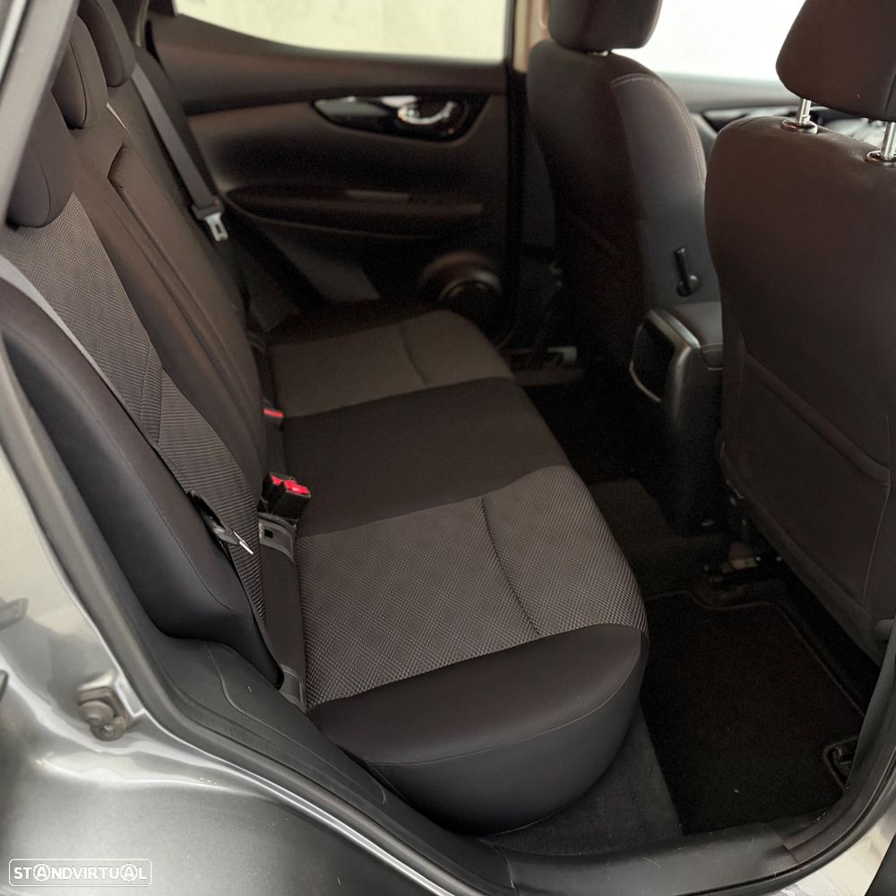 Nissan Qashqai 1.6 dCi ALL-MODE 4x4i N-Connecta - 34