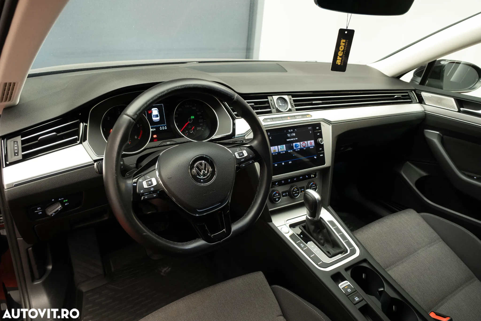 Volkswagen Passat 1.6 TDI DSG Trendline - 18