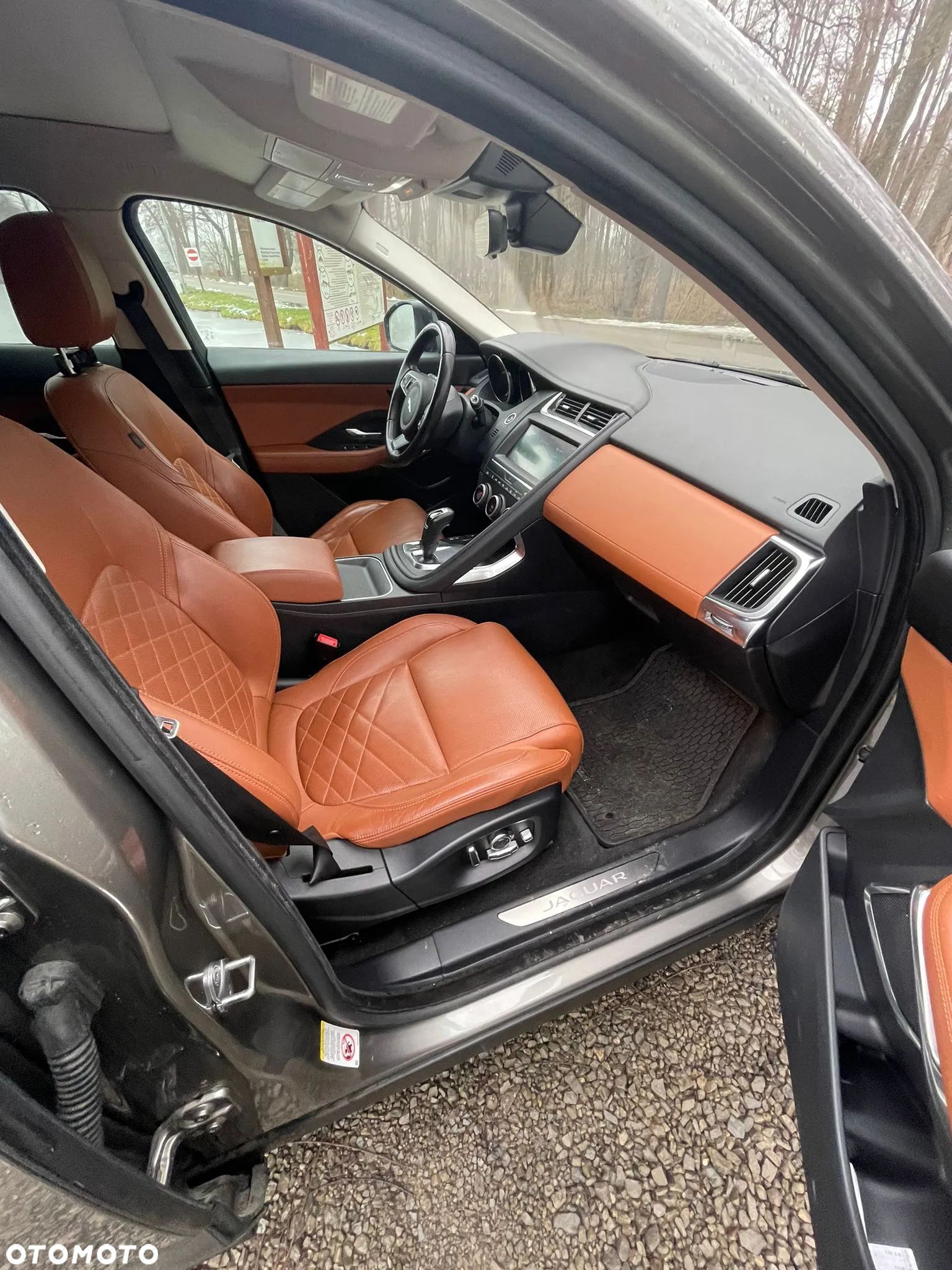 Jaguar E-Pace 2.0 i4P AWD R-Dynamic S - 1