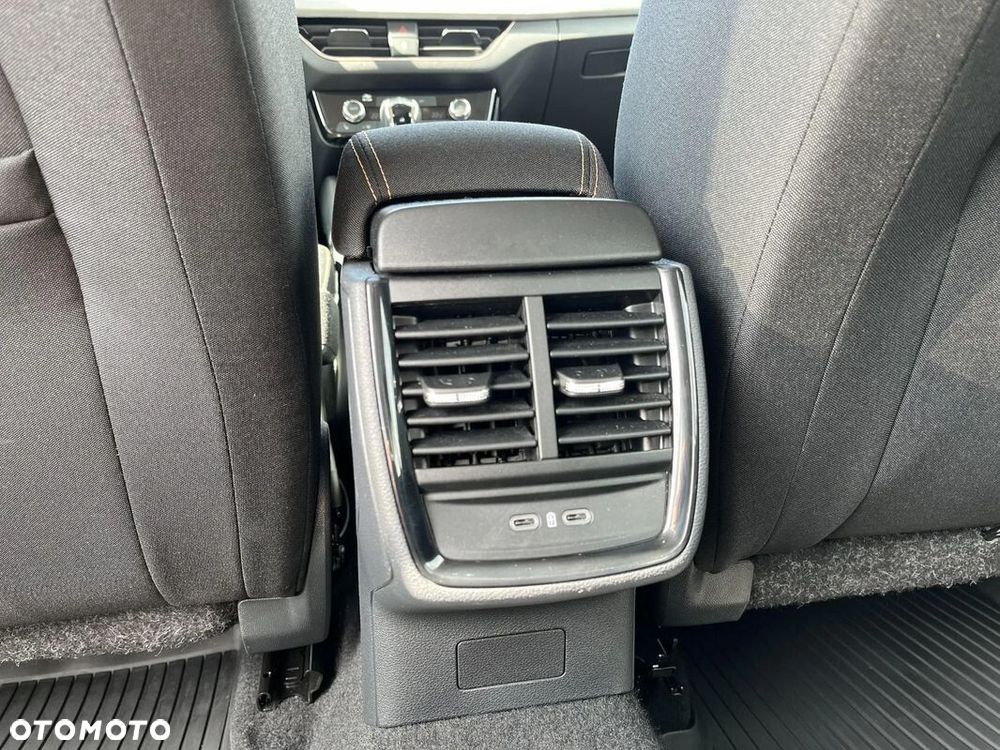 Skoda Scala 1.5 TSI Selection DSG - 32
