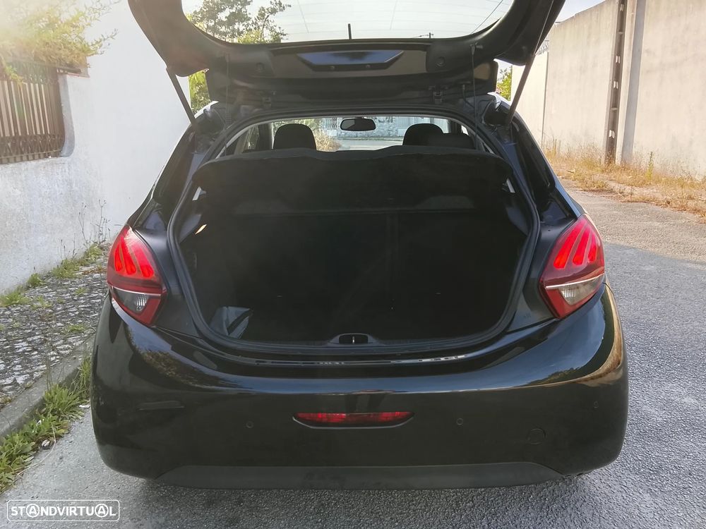 Peugeot 208 1.6 BlueHDi Style - 18