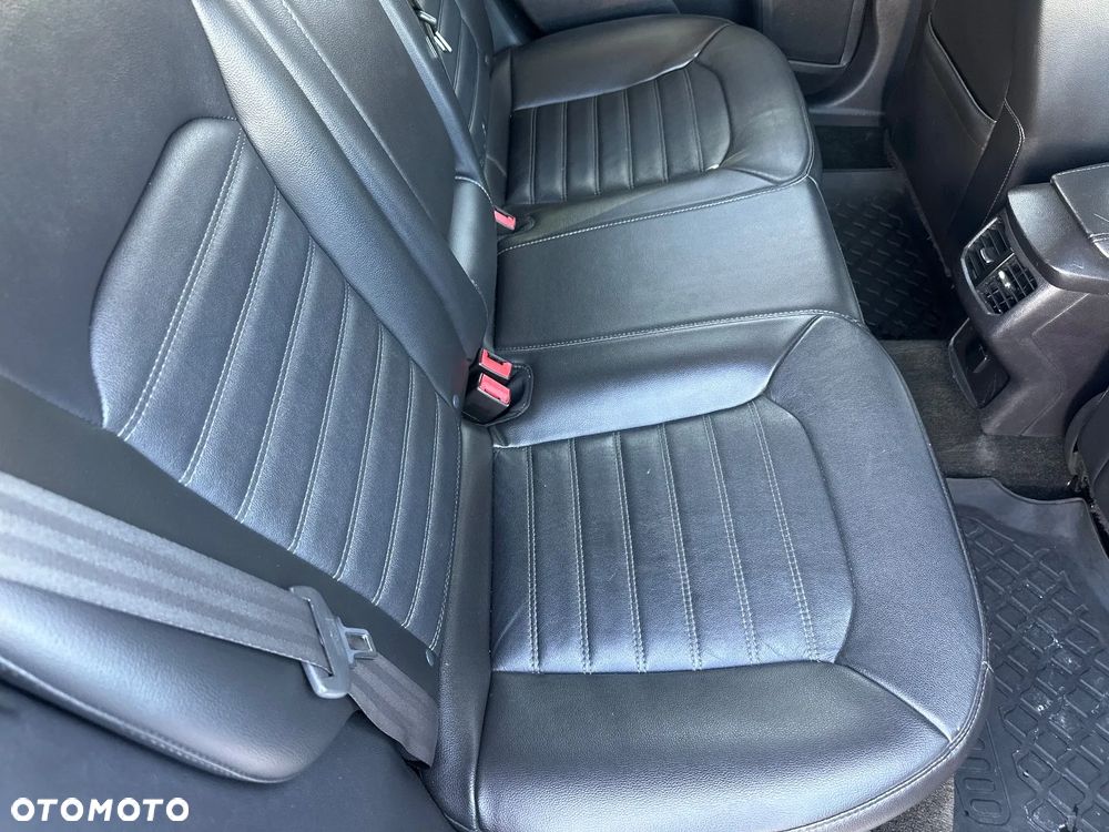 Ford Mondeo 2.3 Ambiente - 15