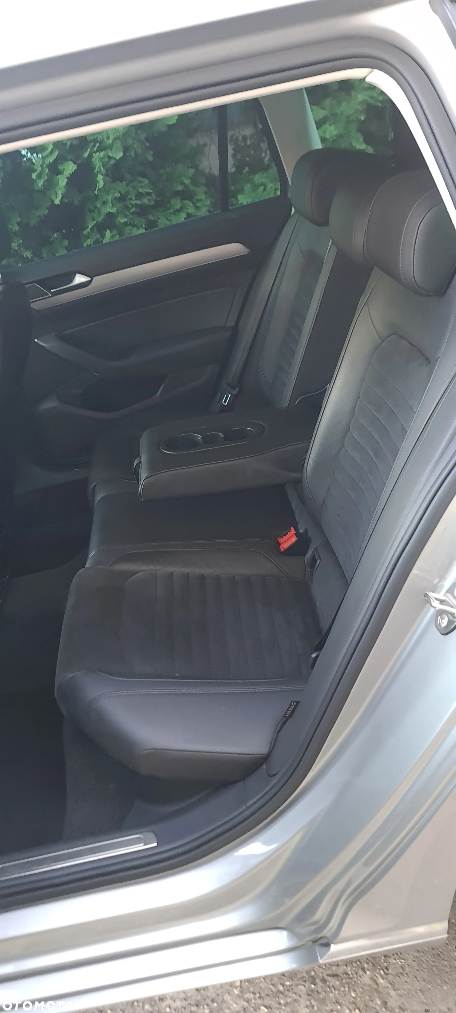 Volkswagen Passat 2.0 TDI BMT Highline - 23