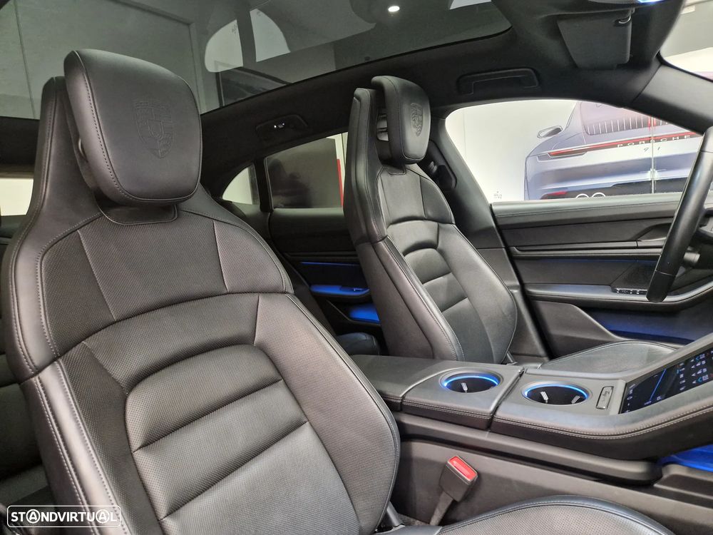 Porsche Taycan Cross Turismo 4S - 25