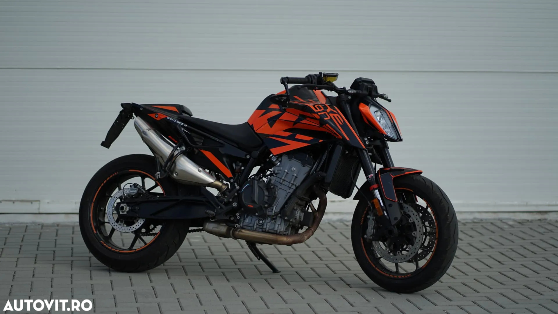 KTM 890 Duke R - 5