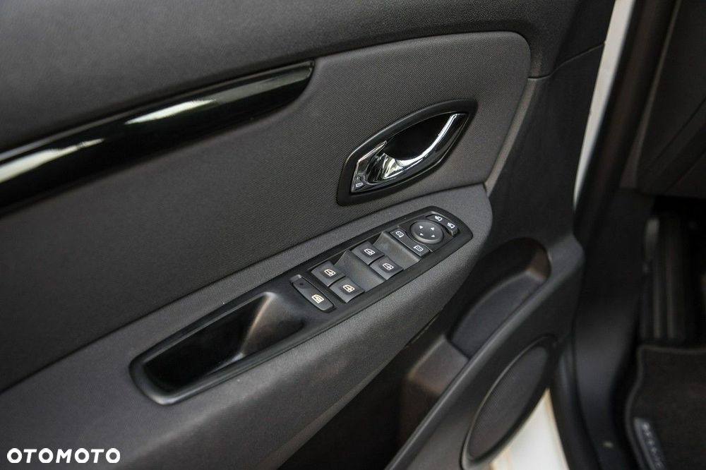Renault Grand Scenic - 13