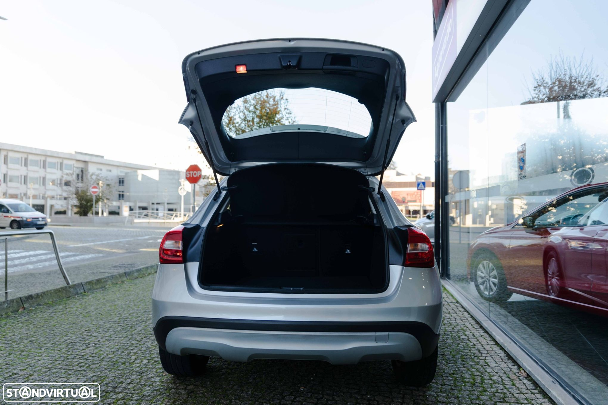 Mercedes-Benz GLA 180 d Urban - 29