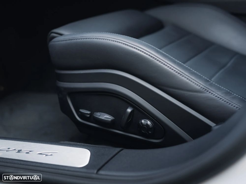 Porsche Panamera 4 E-Hybrid - 19