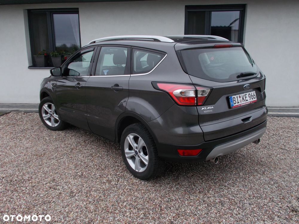 Ford Kuga 1.5 TDCi 2x4 Titanium - 16