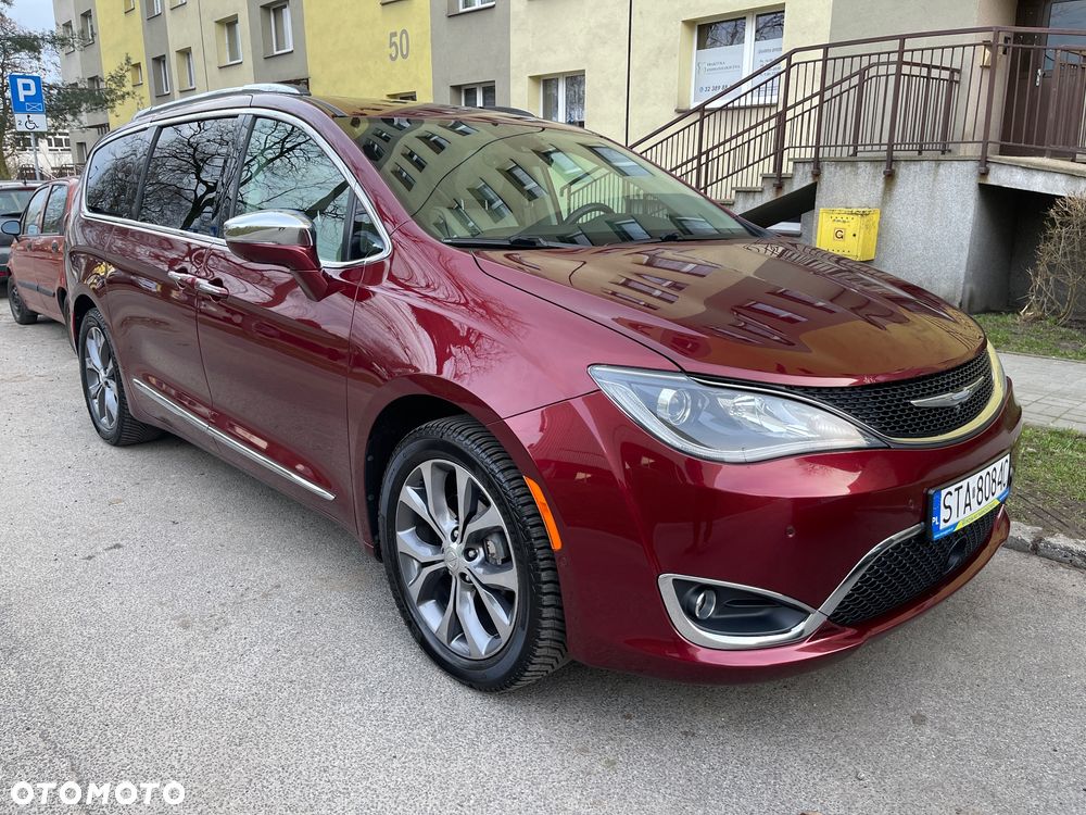 Chrysler Pacifica - 2