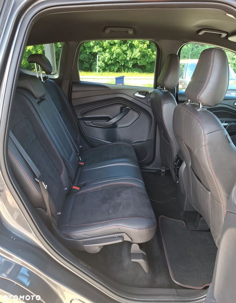 Ford Kuga 2.0 TDCi 2x4 ST-Line - 12