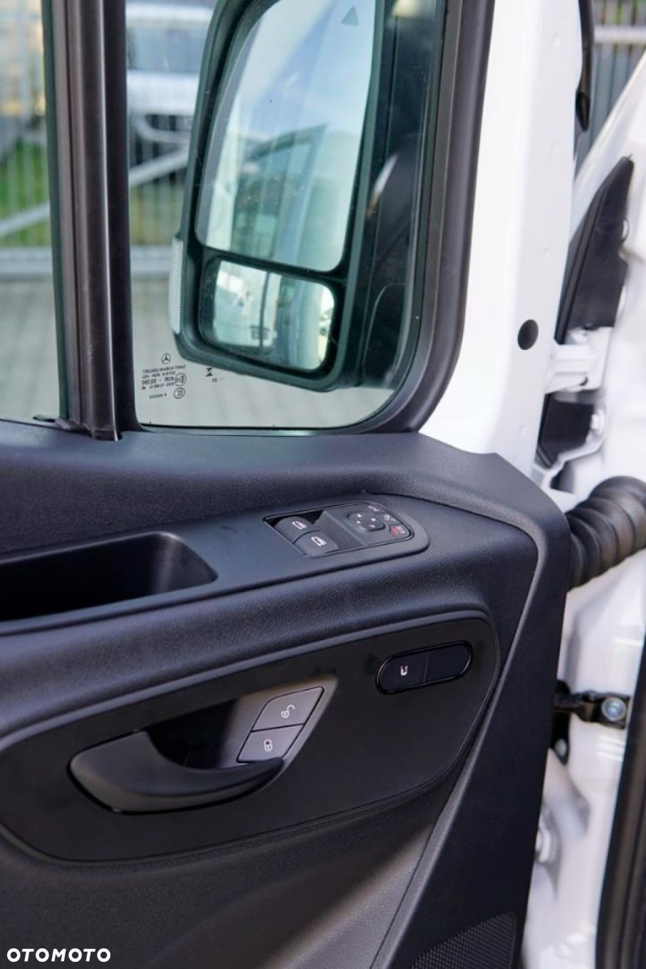 Mercedes-Benz Sprinter - 20