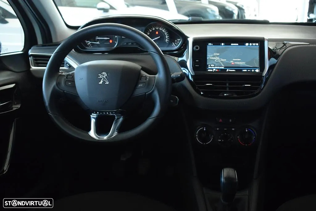 Peugeot 208 1.2 PureTech Signature - 34