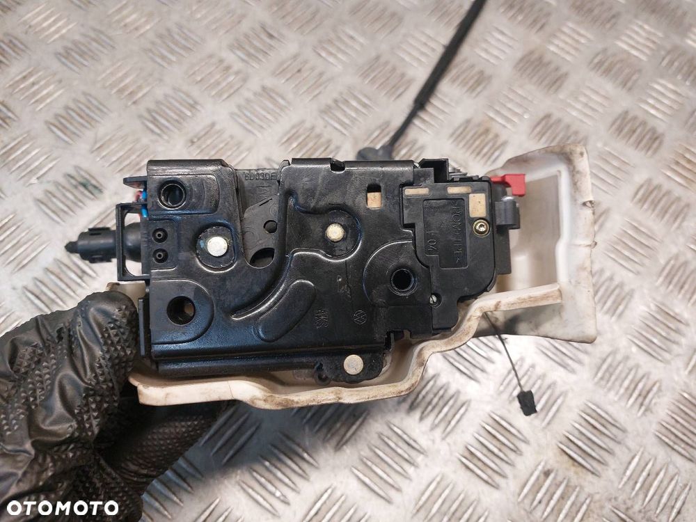 ZAMEK DRZWI PRAWY PRZÓD VOLKSWAGEN GOLF V 1K0837350 3D1837016 - 4