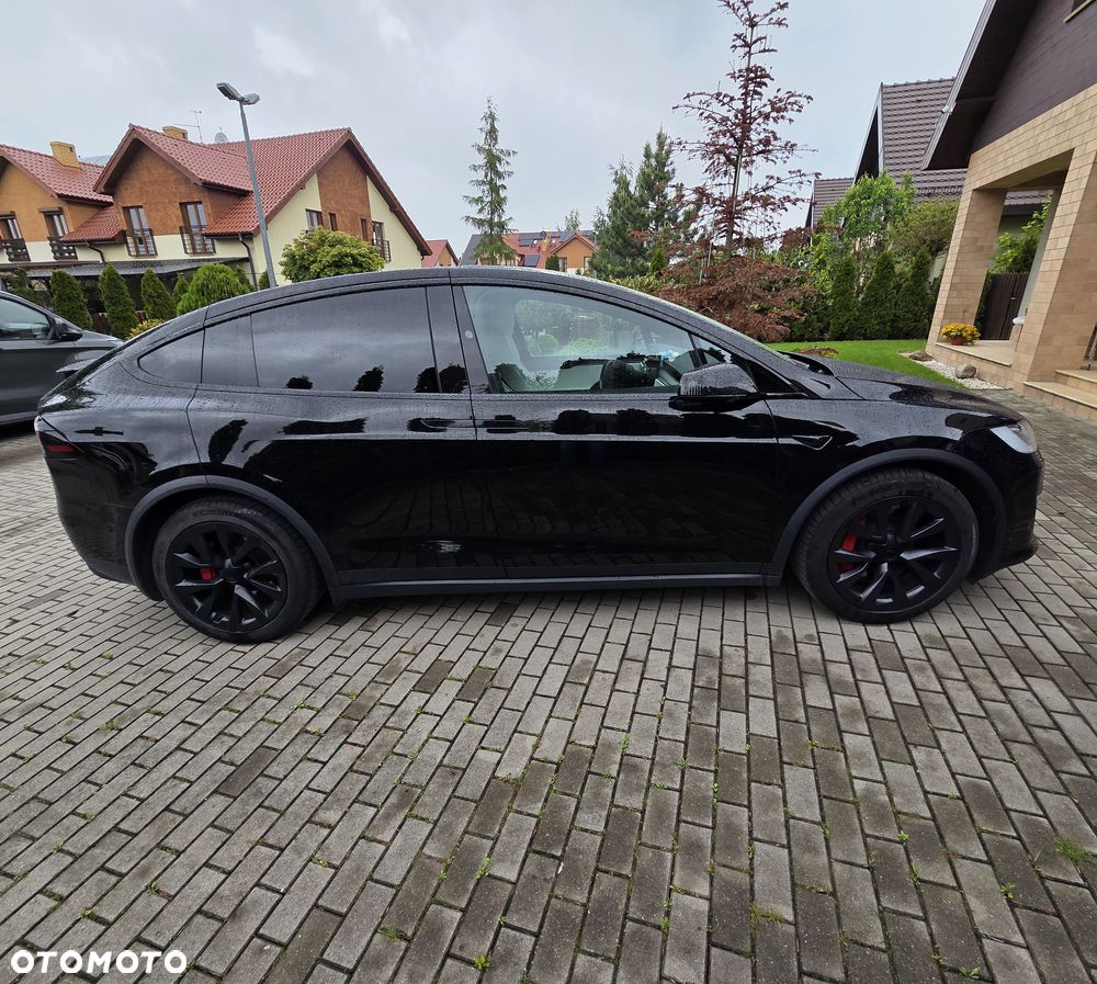 Tesla Model X - 4