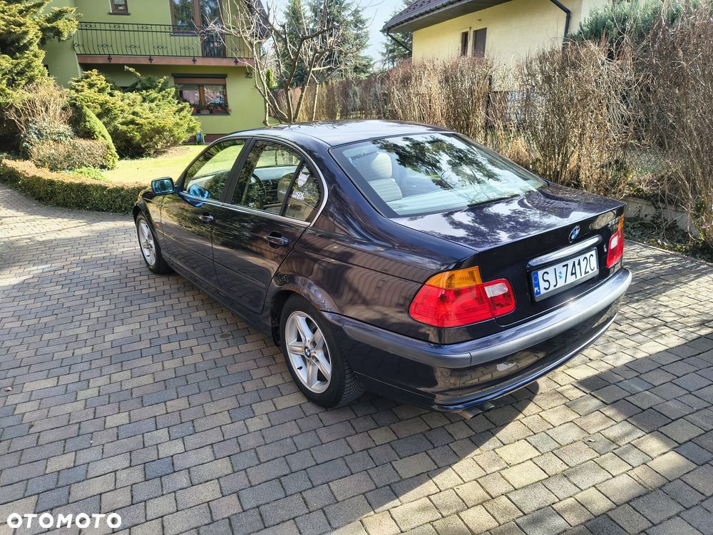 BMW Seria 3 328i - 3
