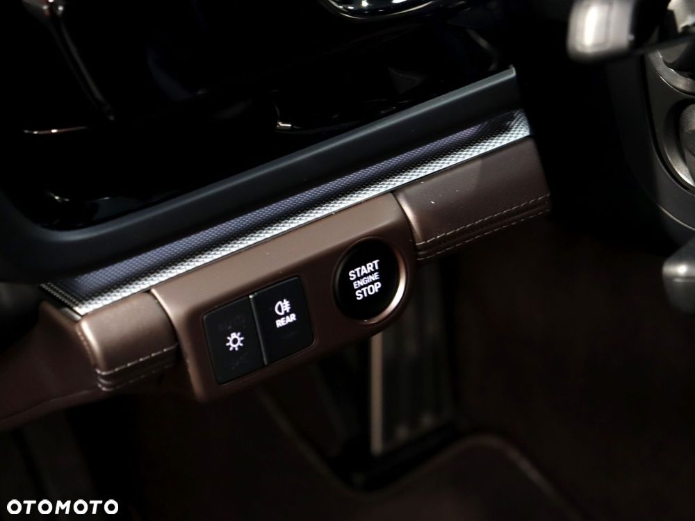 Porsche Panamera 4 E-Hybrid PHEV - 25