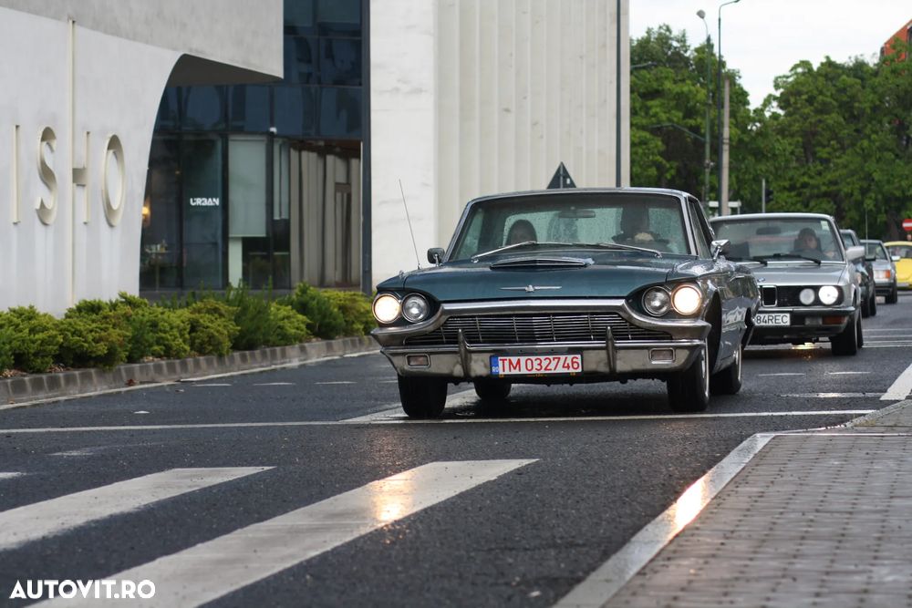 Ford Thunderbird - 1