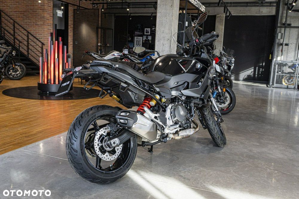BMW F - 5