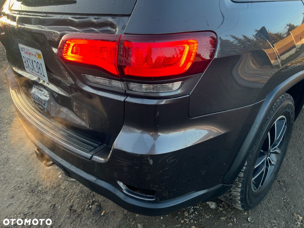 Jeep Grand Cherokee - 19