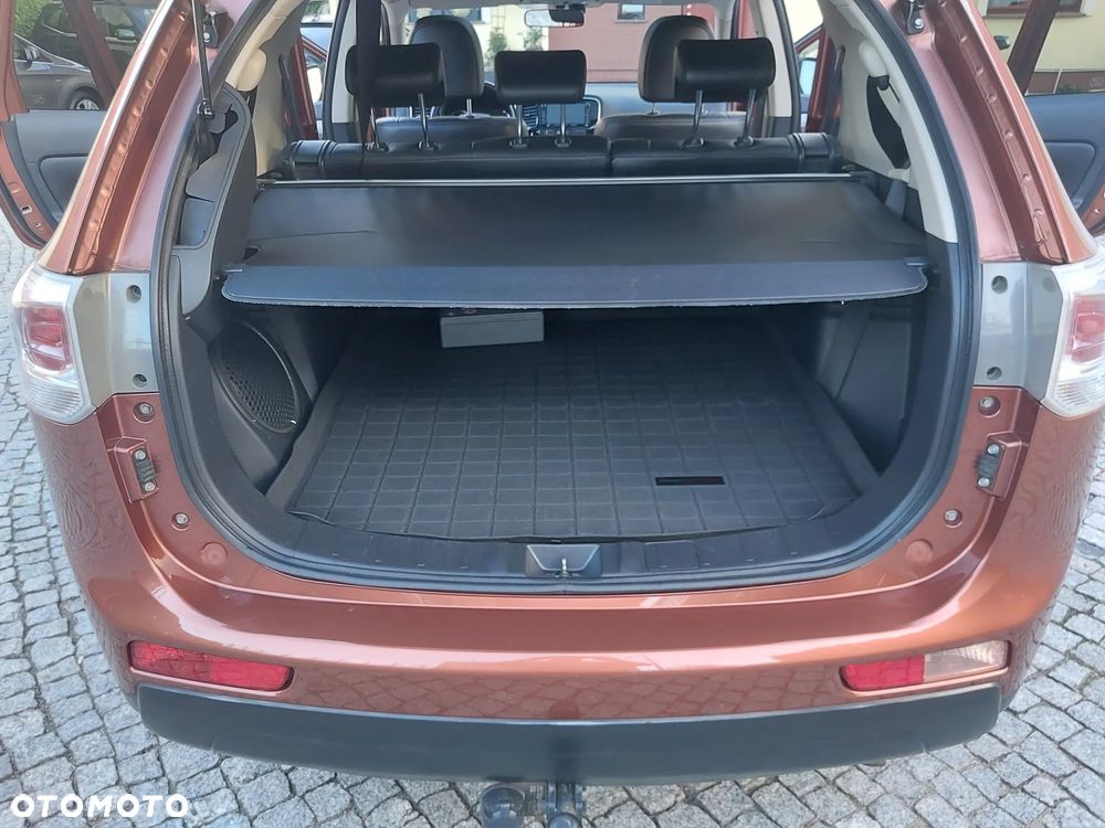 Mitsubishi Outlander 2.2 DI-D 4WD Diamant Edition - 27