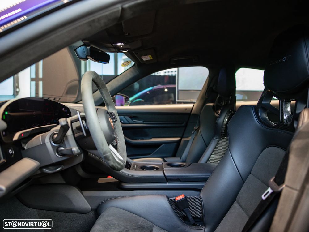 Porsche Taycan Turbo GT Weissach - 32