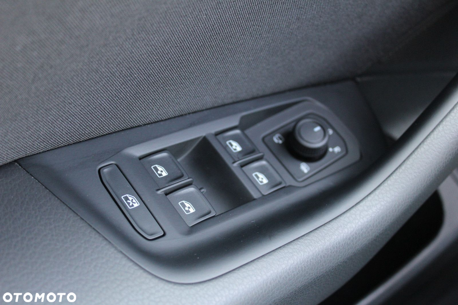 Volkswagen Passat 1.5 TSI EVO Business DSG - 27