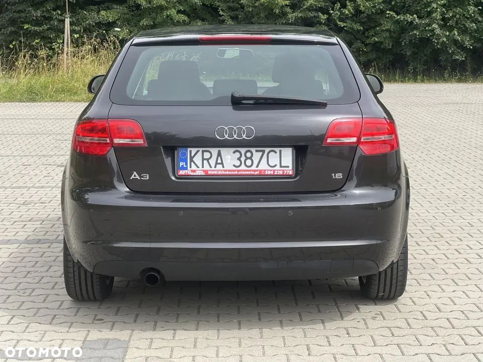 Audi A3 1.6 Ambiente - 32
