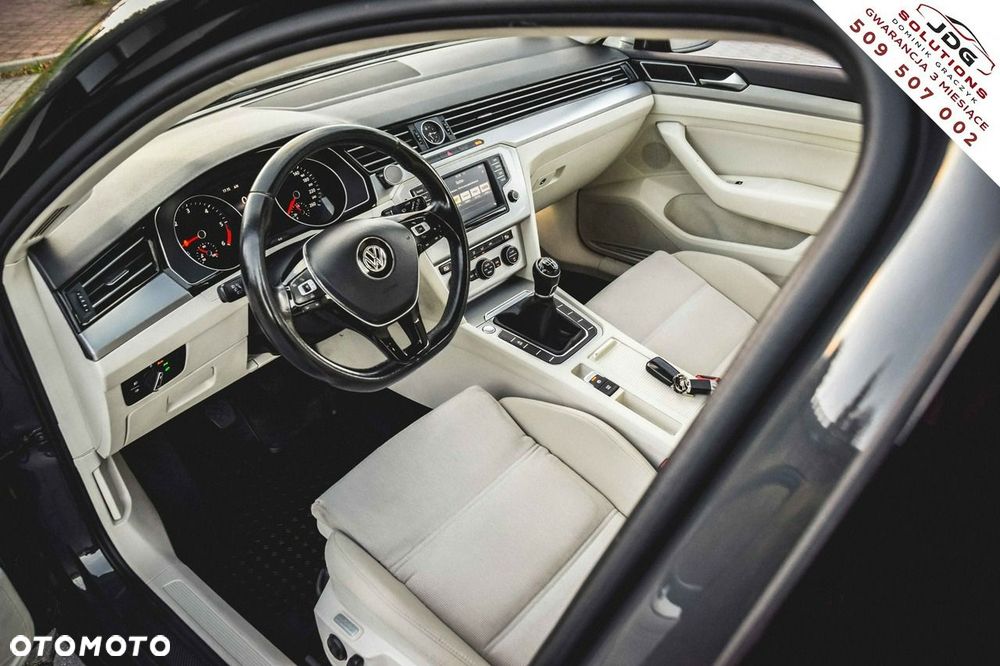 Volkswagen Passat - 13