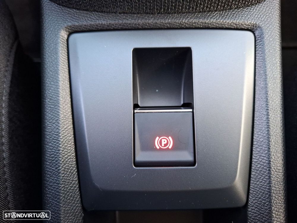 Opel Frontera 1.2 Hybrid GS eDCT — fotografia 17