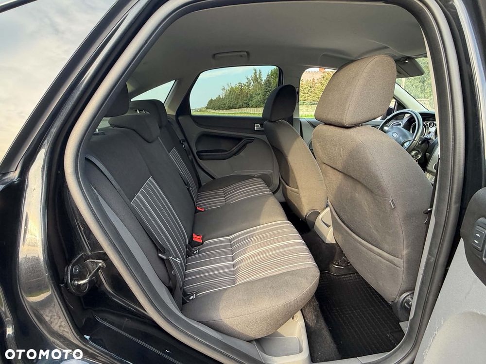 Ford Focus 1.6 Ambiente - 13