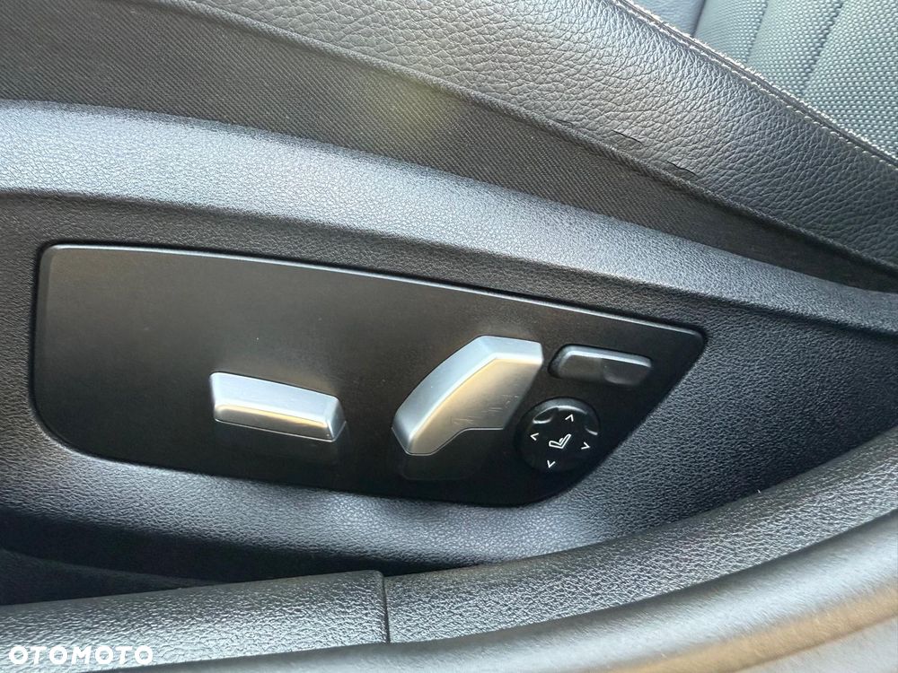 BMW Seria 5 530d Sport Line - 9