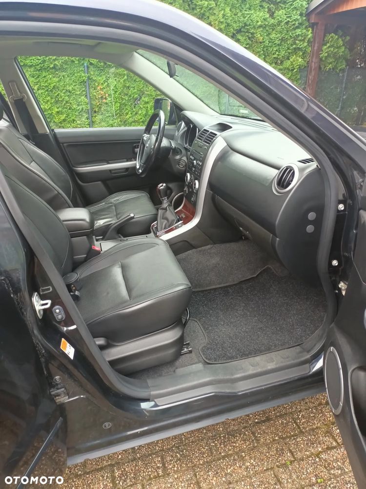 Suzuki Grand Vitara 2.0 - 3