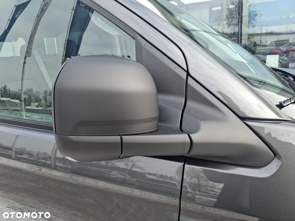 Volkswagen Caravelle - 9