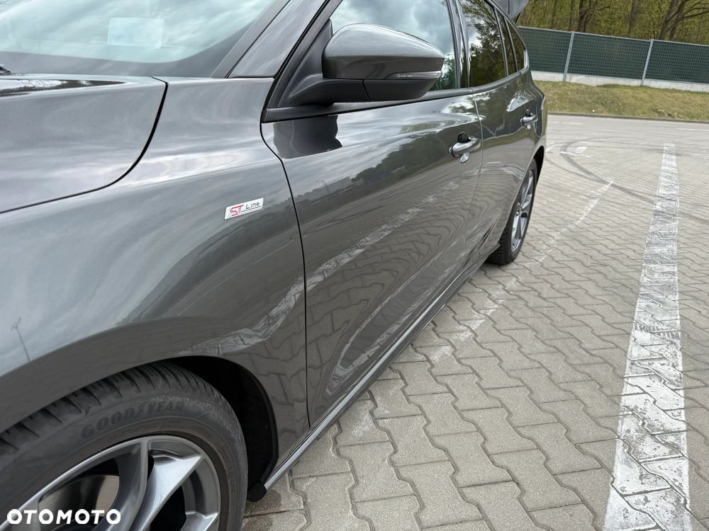 Ford Focus 1.5 EcoBoost ST-Line - 13