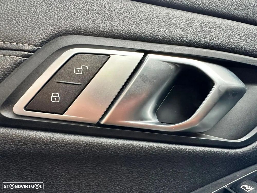 BMW 320 - 18