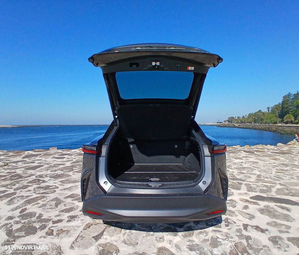 Lexus RZ 300e Premium - 10