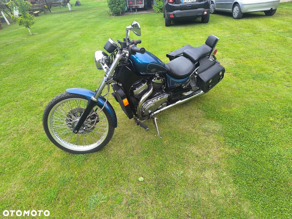 Suzuki Intruder - 15