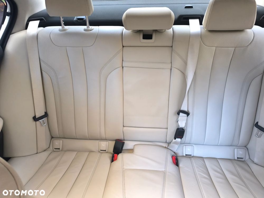 BMW Seria 5 530i xDrive - 39