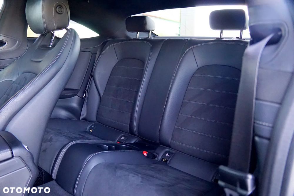 Mercedes-Benz Klasa C 300 9G-TRONIC - 20