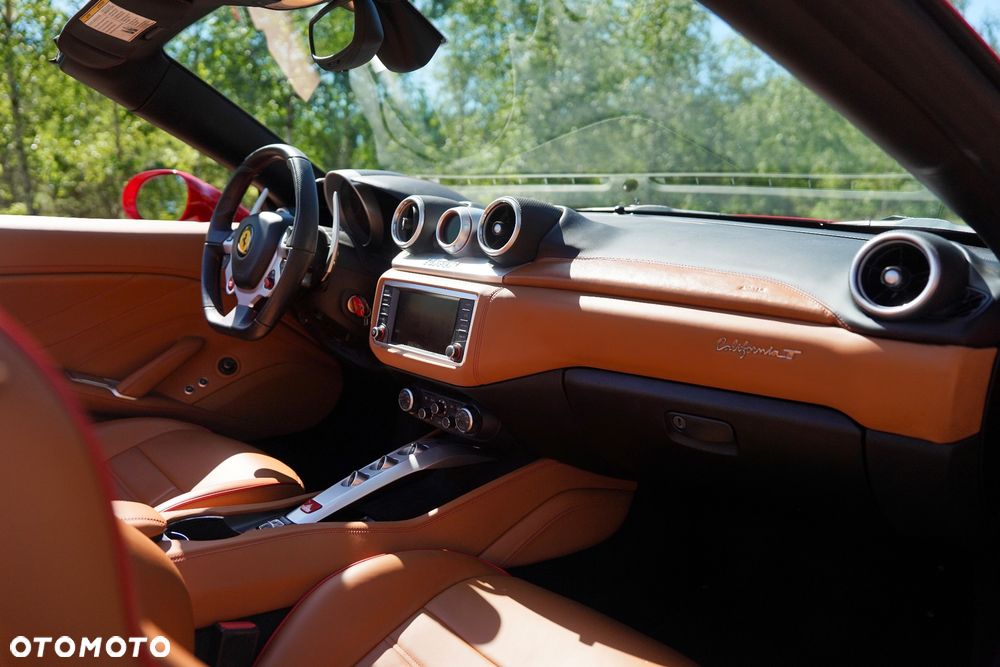 Ferrari California T - 16