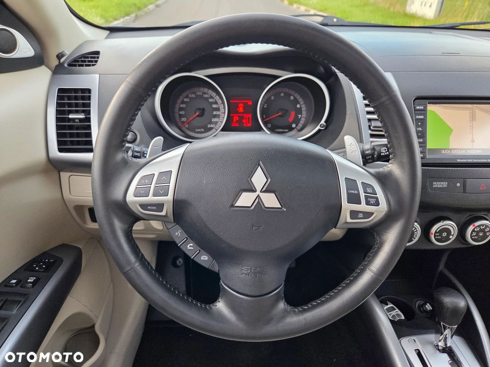 Mitsubishi Outlander 2.4 4WD CVT Intense - 12