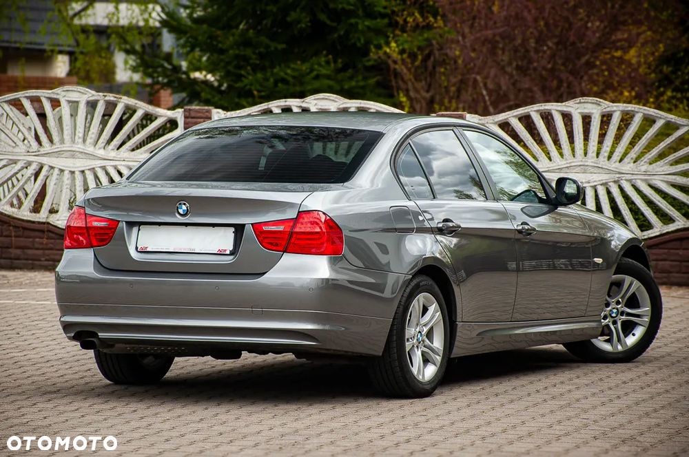 BMW Seria 3 318i - 35