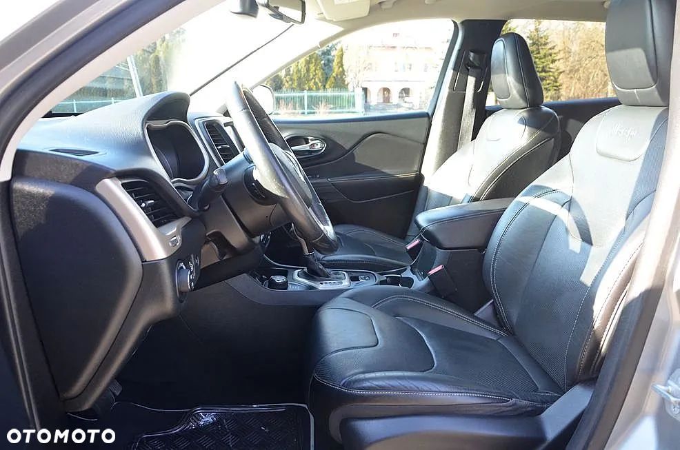 Jeep Cherokee 2.0 MJD Active Drive II Limited - 32