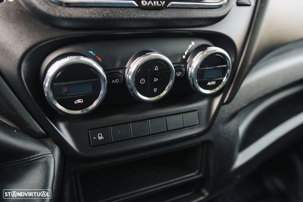 Iveco Daily 3.0 35-160 C/Plataforma - 14