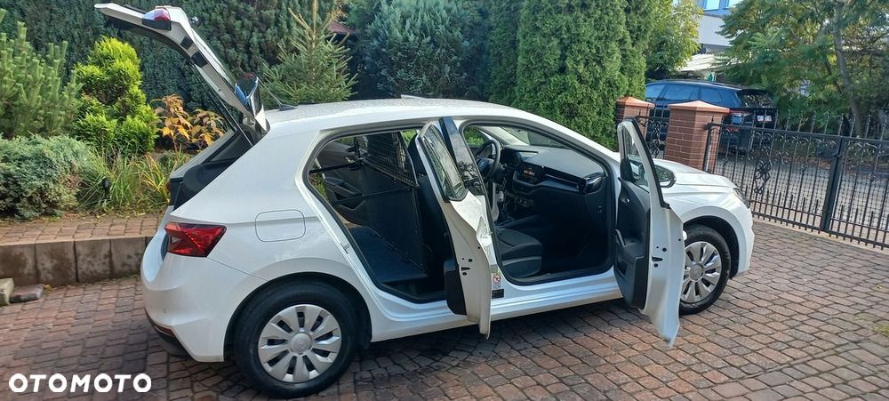 Skoda Fabia 1.0 MPI Essence - 37