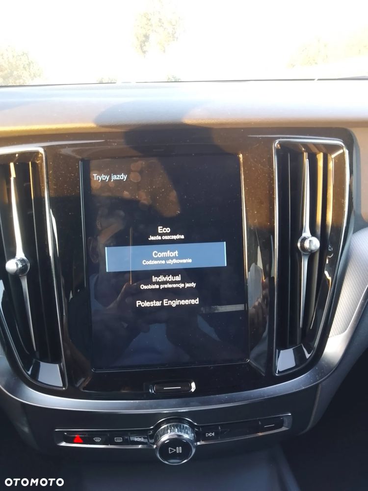 Volvo V60 T4 R-Design - 14