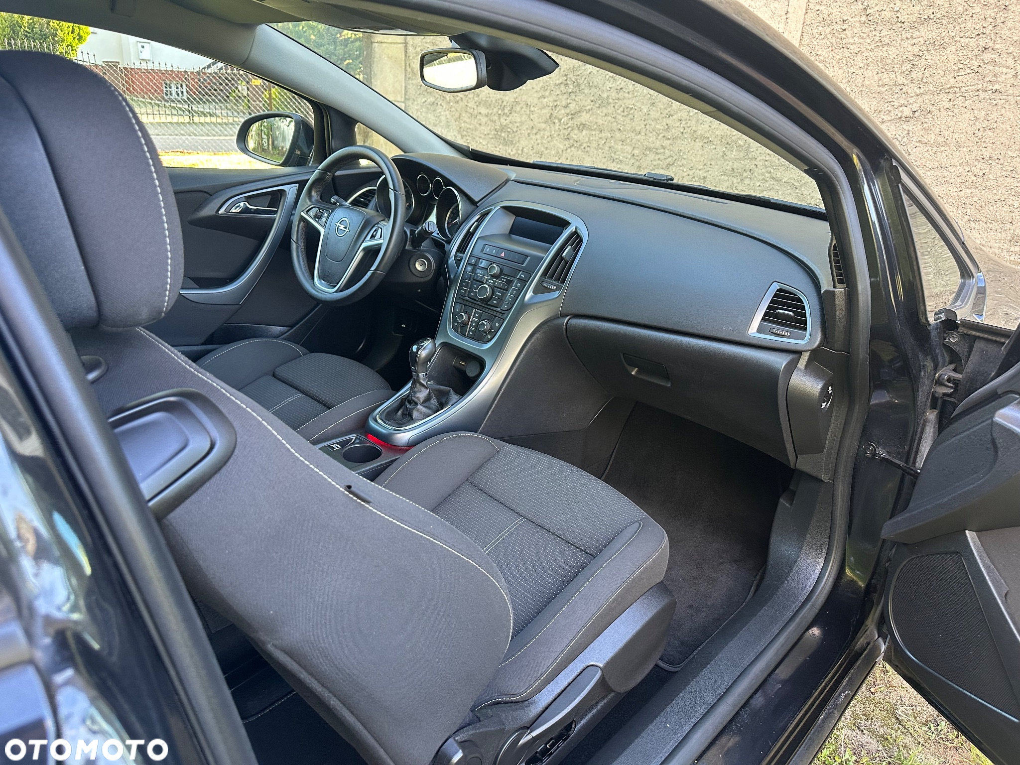 Opel Astra IV GTC 1.4 T Sport S&S - 16